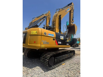 Escavadora de rastos CATERPILLAR 320D2