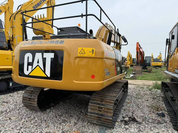 Escavadora de rastos CATERPILLAR 320D2