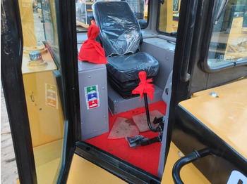 Escavadora de rastos novo CAT D6G2: foto 5