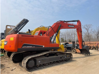 Escavadora de rastos DOOSAN DX300
