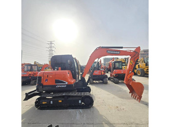 Mini escavadeira DOOSAN DX60