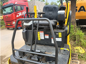 Escavadora de rastos novo Komatsu PC 18: foto 5