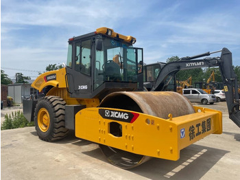 Compactador XCMG XS223J