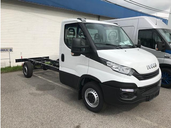 Camião chassi, Veículo comercial Iveco DAILY PODVOZOK, 3.0 D 176k, 35S18H: foto 4