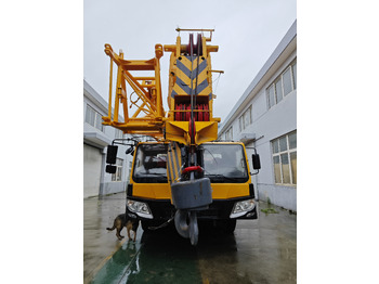 Grua móvel XCMG QY100K