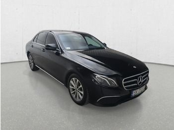 Sedan MERCEDES-BENZ