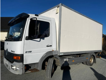 Locação financeira de  1999 Mercedes-Benz Atego 815 skapbil med lift, 238572 km 1999 Mercedes-Benz Atego 815 skapbil med lift, 238572 km: foto 1