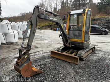 Mini escavadeira VOLVO ECR28
