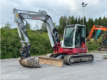 Escavadeira TAKEUCHI