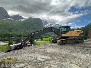 Escavadeira VOLVO EC240CL
