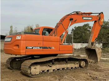 Escavadora de rastos DOOSAN DH150