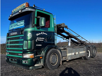 Camião com sistema de cabo SCANIA R124