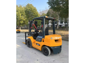 Empilhador a diesel TOYOTA
