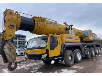 Grua móvel XCMG QAY260A