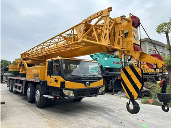 Grua móvel XCMG QY75KC