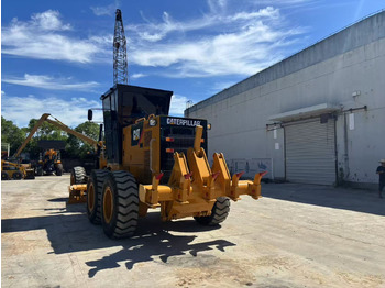 Motoniveladora CATERPILLAR 140K
