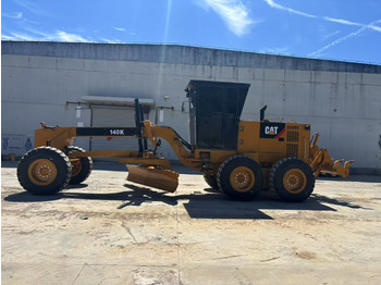 Motoniveladora CATERPILLAR 140K