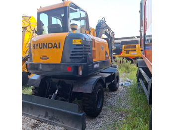 Escavadeira de rodas HYUNDAI