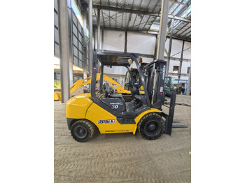 Empilhador a diesel KOMATSU