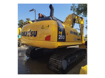 Escavadora de rastos KOMATSU PC200-8
