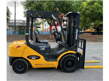 Empilhador a diesel KOMATSU