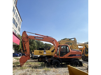 Escavadeira de rodas DOOSAN DH210W-7