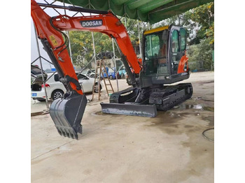 Escavadora de rastos DOOSAN DX60-9C