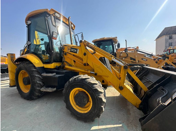 Retroescavadeira JCB 3CX