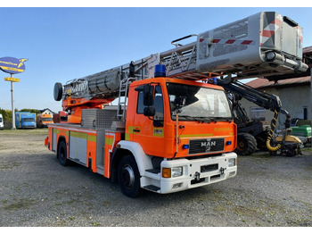 Carro de bombeiro MAN 15.264