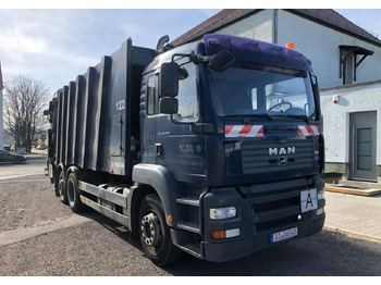 Caminhão de lixo MAN TGA 26.320