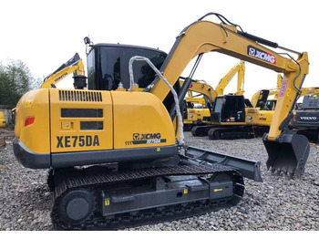 Mini escavadeira XCMG XE75DA