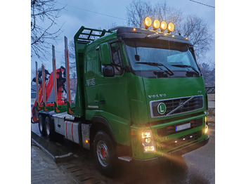 Camião de transporte de madeira VOLVO FH12