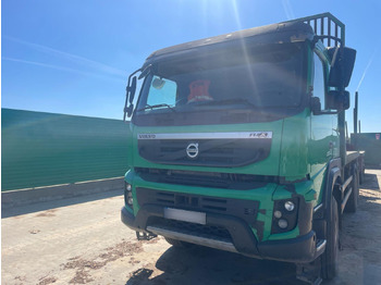 Camião de transporte de madeira VOLVO FMX