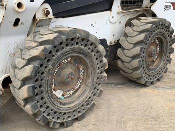 Mini pá carregadora Bobcat S 740: foto 4 Mini pá carregadora Bobcat S 740: foto 4