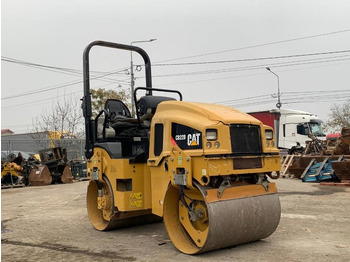 Compactador de asfalto CAT CB 22B: foto 4