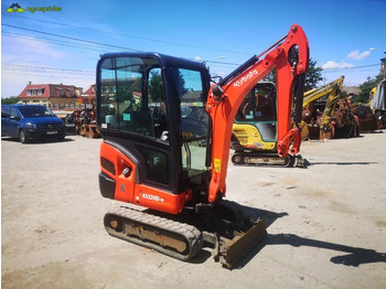 Mini escavadeira KUBOTA KX016-4