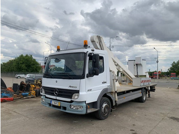 Caminhão com plataforma aérea MERCEDES-BENZ Atego 818