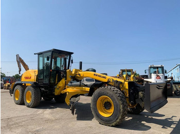 Motoniveladora NEW HOLLAND