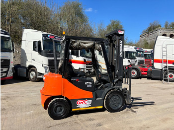 Empilhador a diesel 2012 DOOSAN D25S-5 Forklift: foto 2