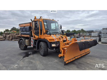 Veículo limpa-neves UNIMOG U300
