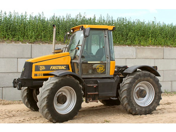 Trator JCB