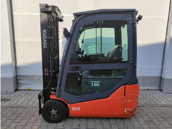 Empilhador elétrico TOYOTA