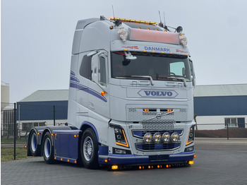 Tractor VOLVO FH16 750
