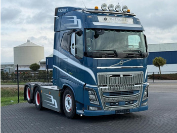 Tractor VOLVO FH16 650