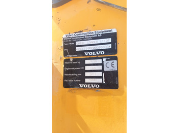 Pá carregadora de rodas Volvo L110F: foto 3