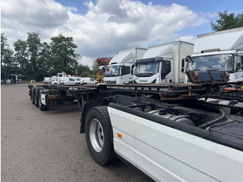 Semi-reboque transportador de contêineres/ Caixa móvel KRONE