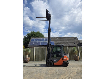 Empilhador a diesel TOYOTA FD 20