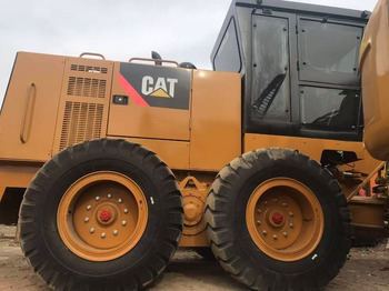 Motoniveladora CATERPILLAR 140K