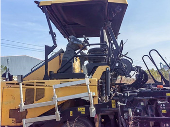 Acabadora CATERPILLAR AP655F
