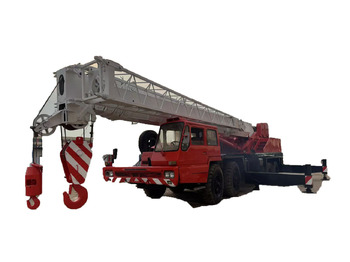 Grua móvel TADANO TG-700E